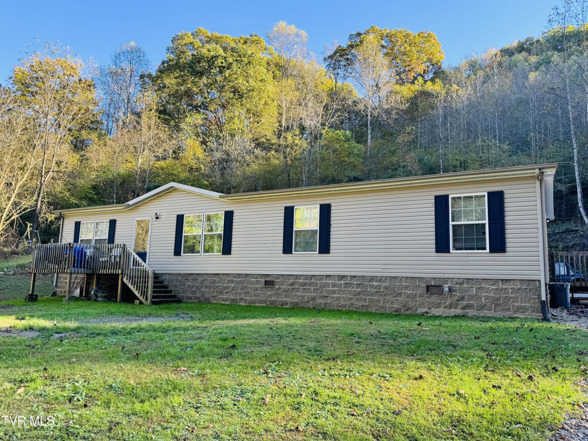 8250 George Riner Road, Pound, VA 24279 Main Photo