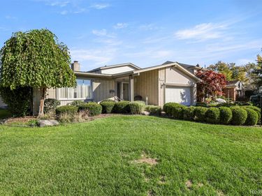 26234 Tennant Street, Dearborn Heights, Mi 48127
