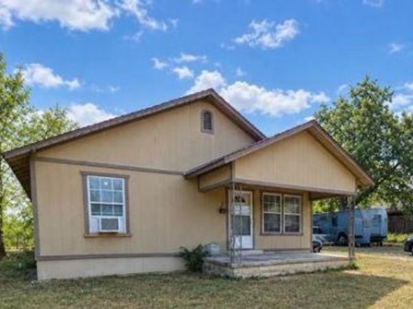 514 N Ellis Street , Groesbeck, TX 76642