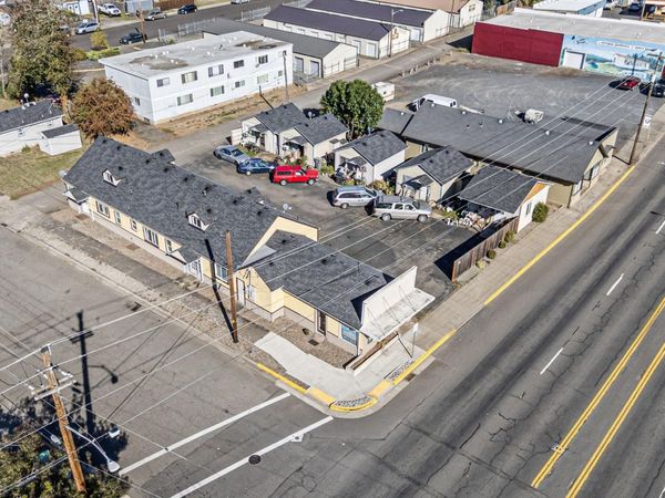 920-924 Main St, Sweet Home, OR 97386