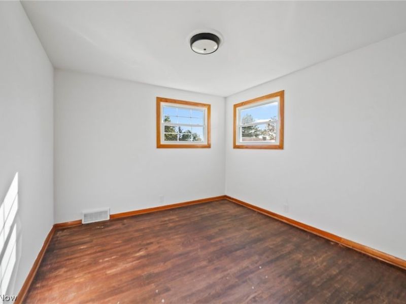 1427 E Broad, Louisville, OH 44641 Photo 16