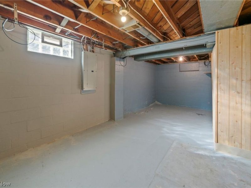 1427 E Broad, Louisville, OH 44641 Photo 25