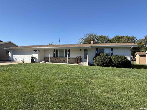 26 S 17TH Avenue, Canton, IL 61520