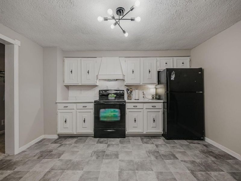 552 E Franklin Street , Circleville, OH 43113 Photo 11