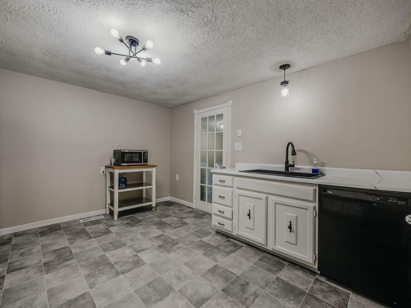 552 E Franklin Street , Circleville, OH 43113 Photo 12