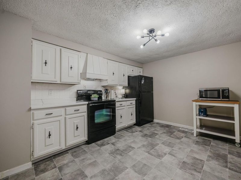 552 E Franklin Street , Circleville, OH 43113 Photo 16