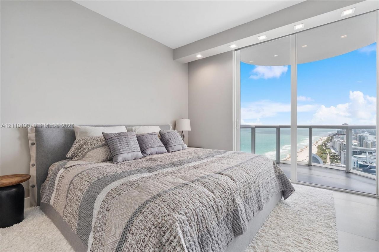 6365 Collins Ave , Unit 4307, Miami Beach, FL 33141 Photo