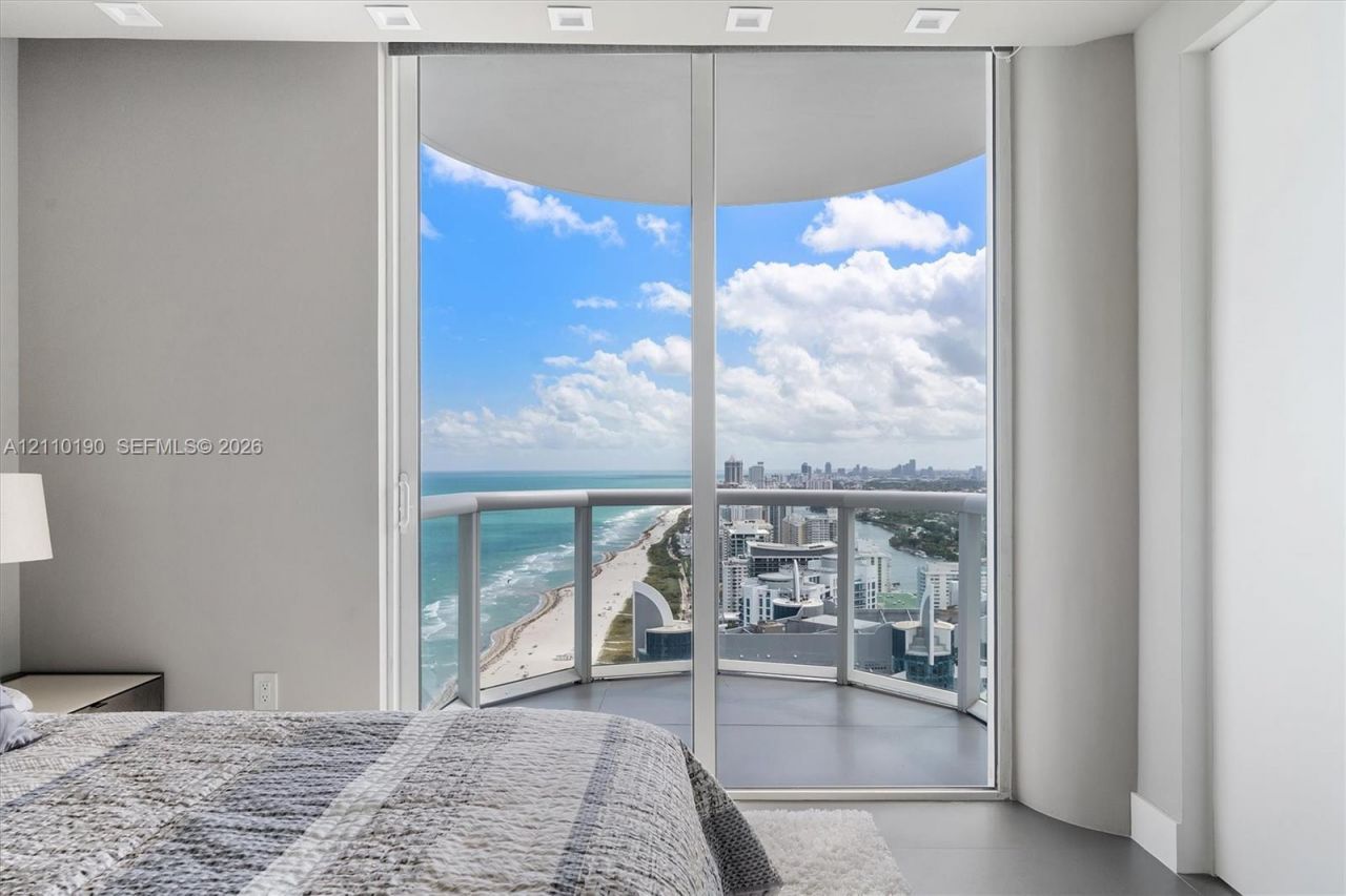 6365 Collins Ave , Unit 4307, Miami Beach, FL 33141 Photo