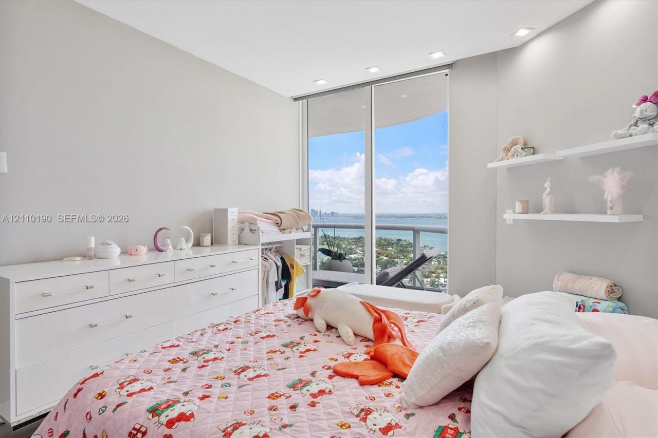 6365 Collins Ave , Unit 4307, Miami Beach, FL 33141 Photo