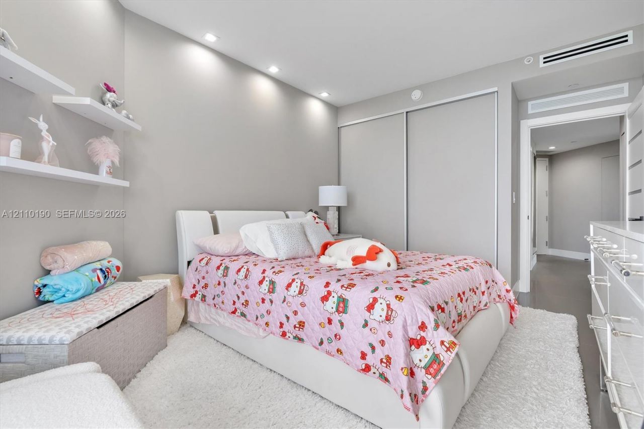 6365 Collins Ave , Unit 4307, Miami Beach, FL 33141 Photo