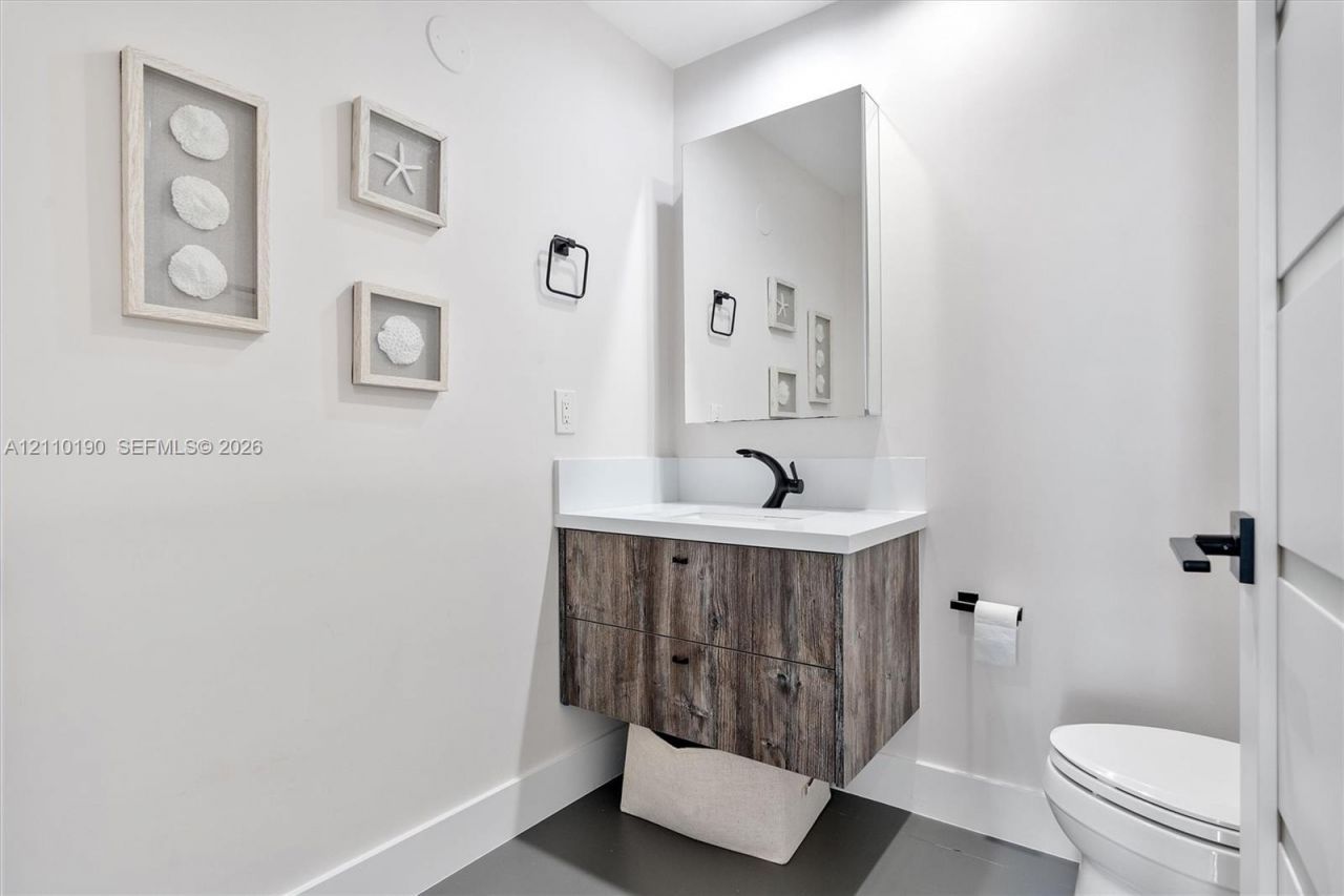 6365 Collins Ave , Unit 4307, Miami Beach, FL 33141 Photo