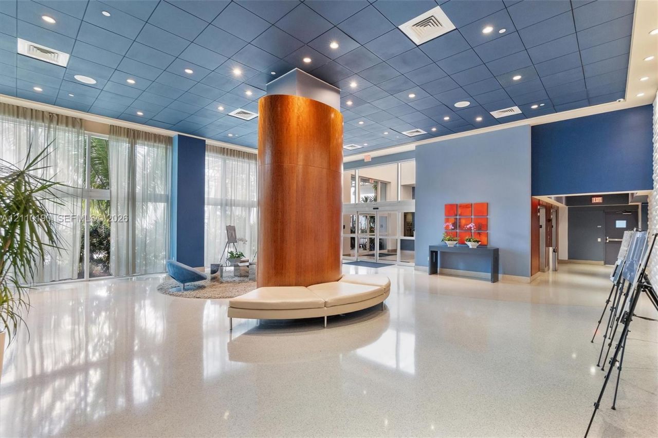 6365 Collins Ave , Unit 4307, Miami Beach, FL 33141 Photo