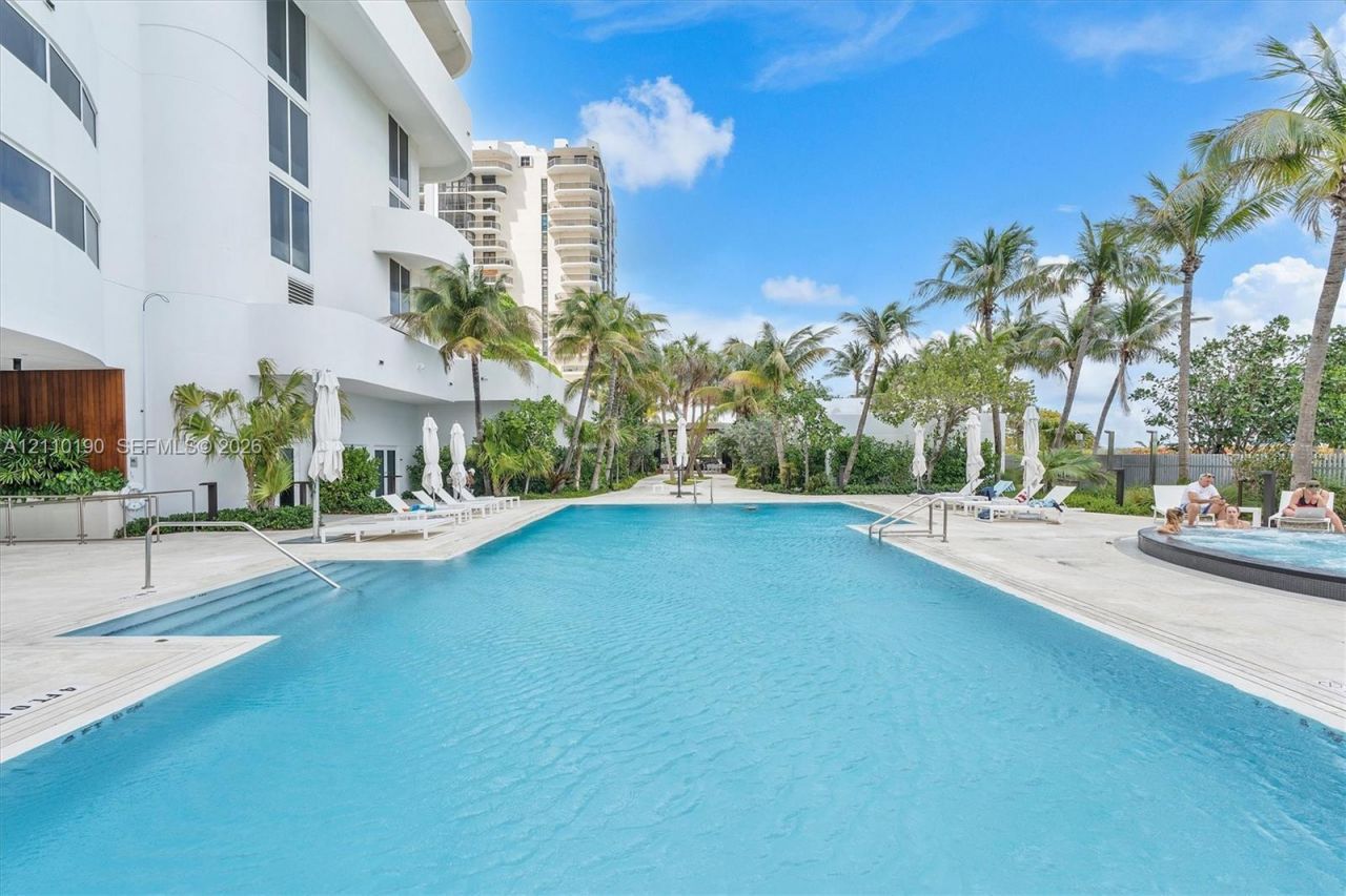 6365 Collins Ave , Unit 4307, Miami Beach, FL 33141 Photo