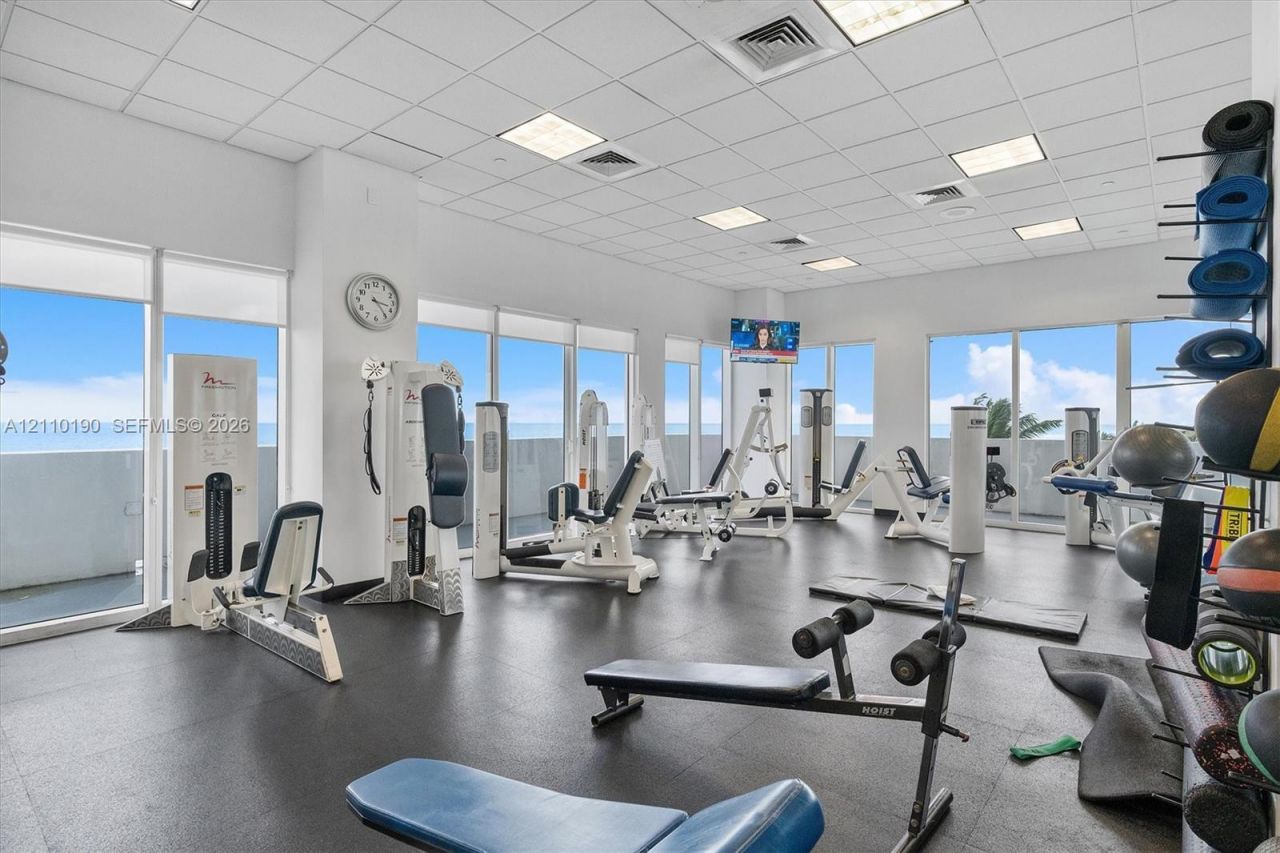 6365 Collins Ave , Unit 4307, Miami Beach, FL 33141 Photo