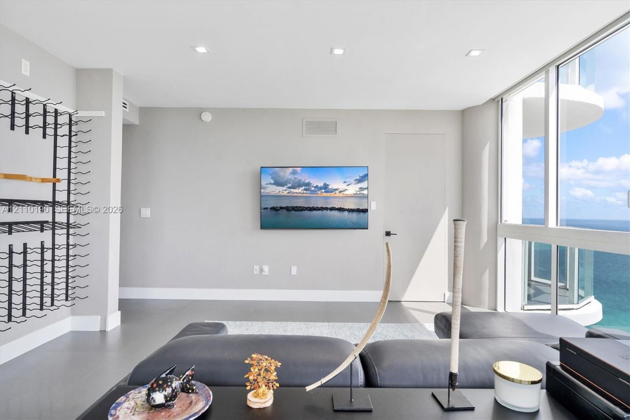6365 Collins Ave , Unit 4307, Miami Beach, FL 33141 Photo