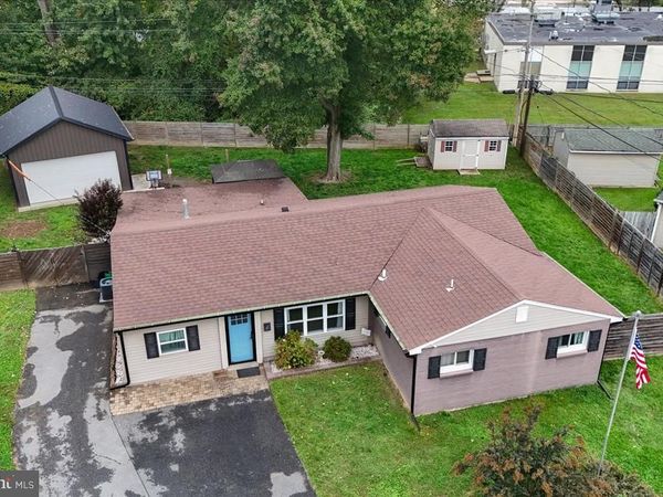 4 LONGVIEW DRIVE, NEWARK, DE 19711