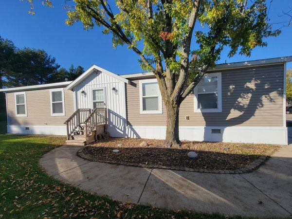 1139 Maple Leaf Lane NW, Walker, MI 49534