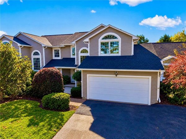 8 Cedarview , Fairport, NY 14450