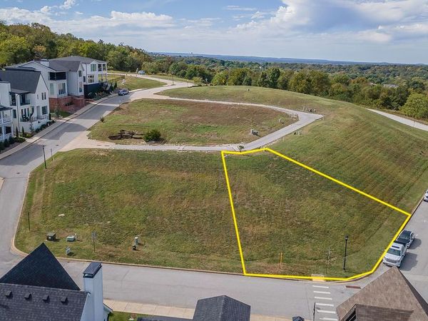 1807 N Clifton Avenue , Fayetteville, AR 72701