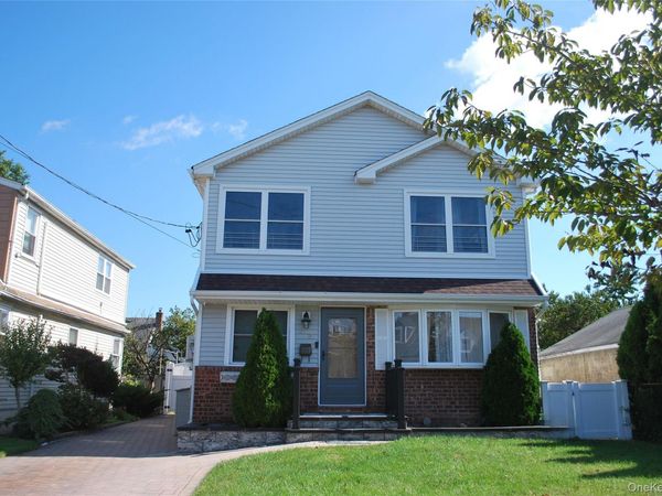 42 13th Avenue , Mineola, NY 11501