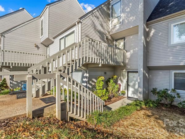 1050 21st Avenue , Hickory, NC 28601