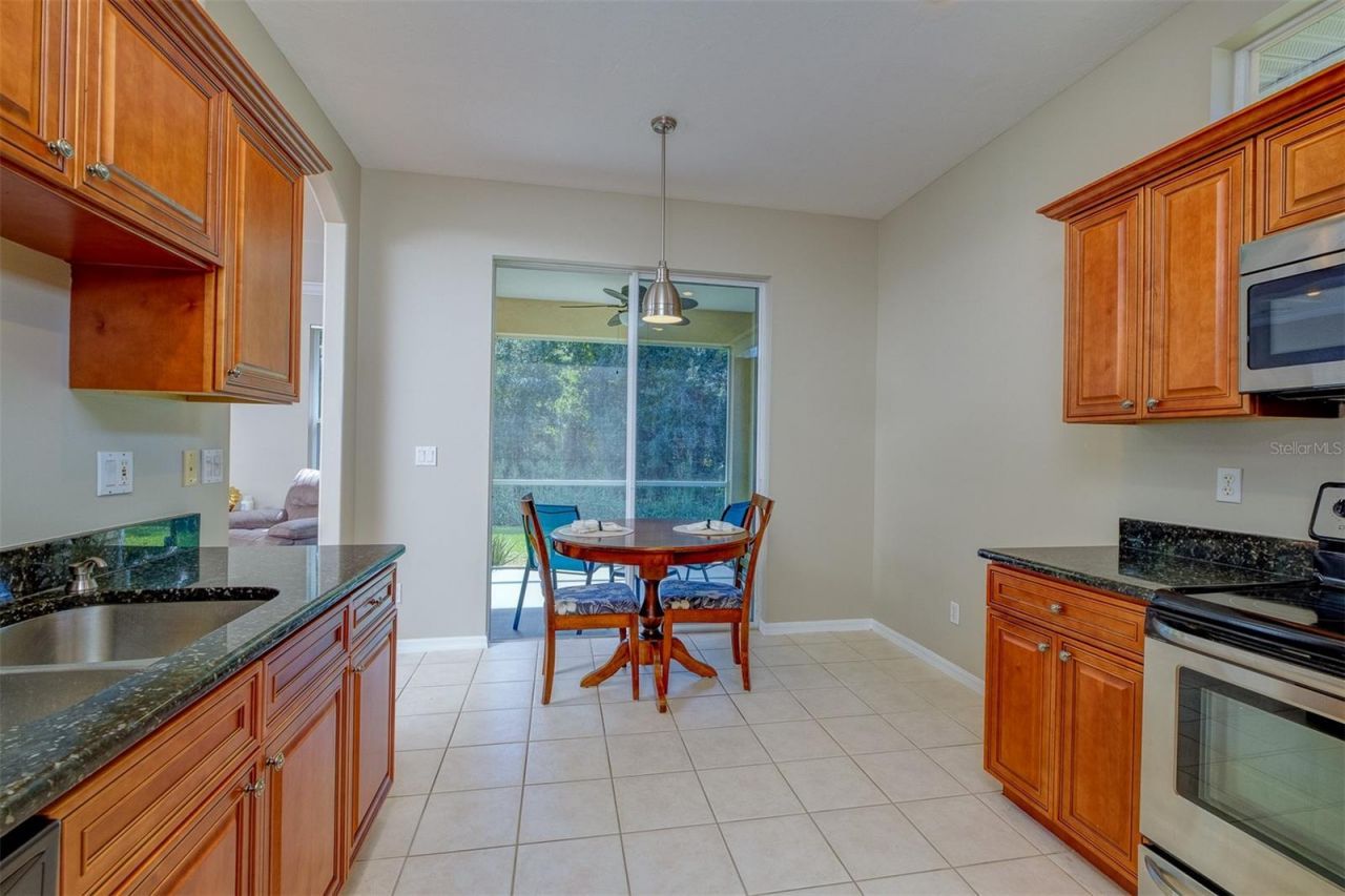 4429 Edinbridge Circle , Unit 35, Sarasota, FL 34235 Photo