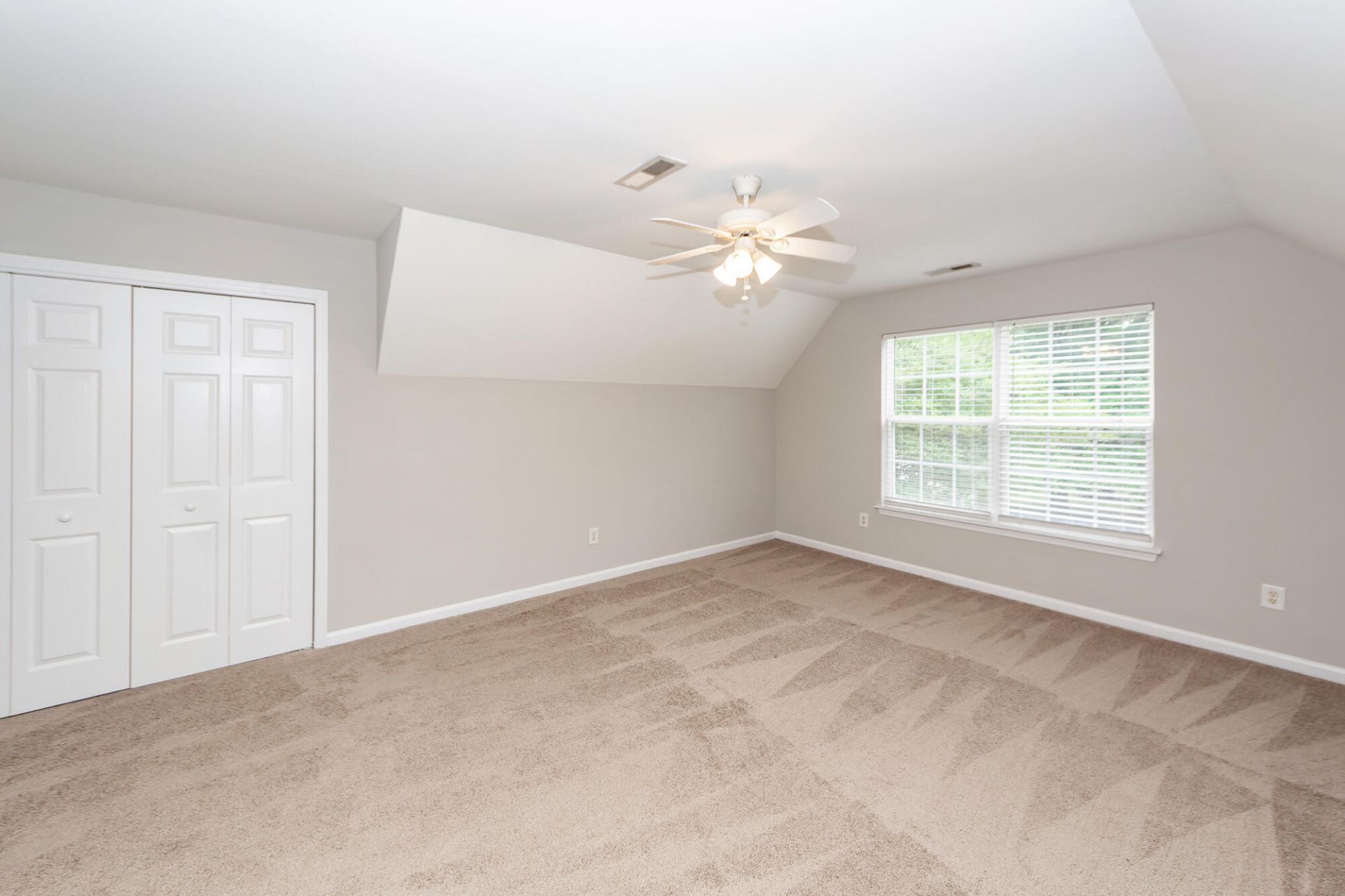 2424 Stadium Drive Photo 29