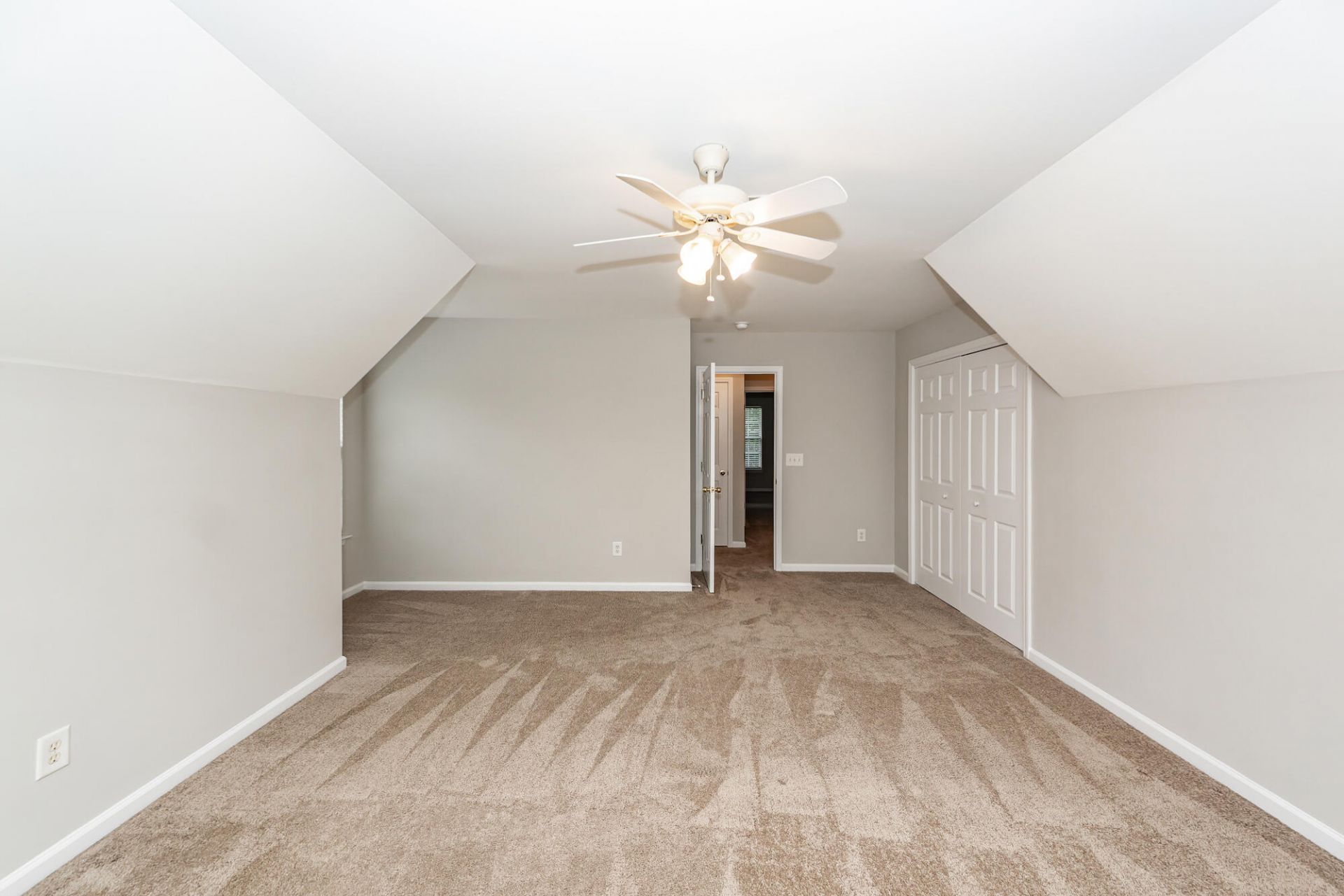 2424 Stadium Drive Photo 31