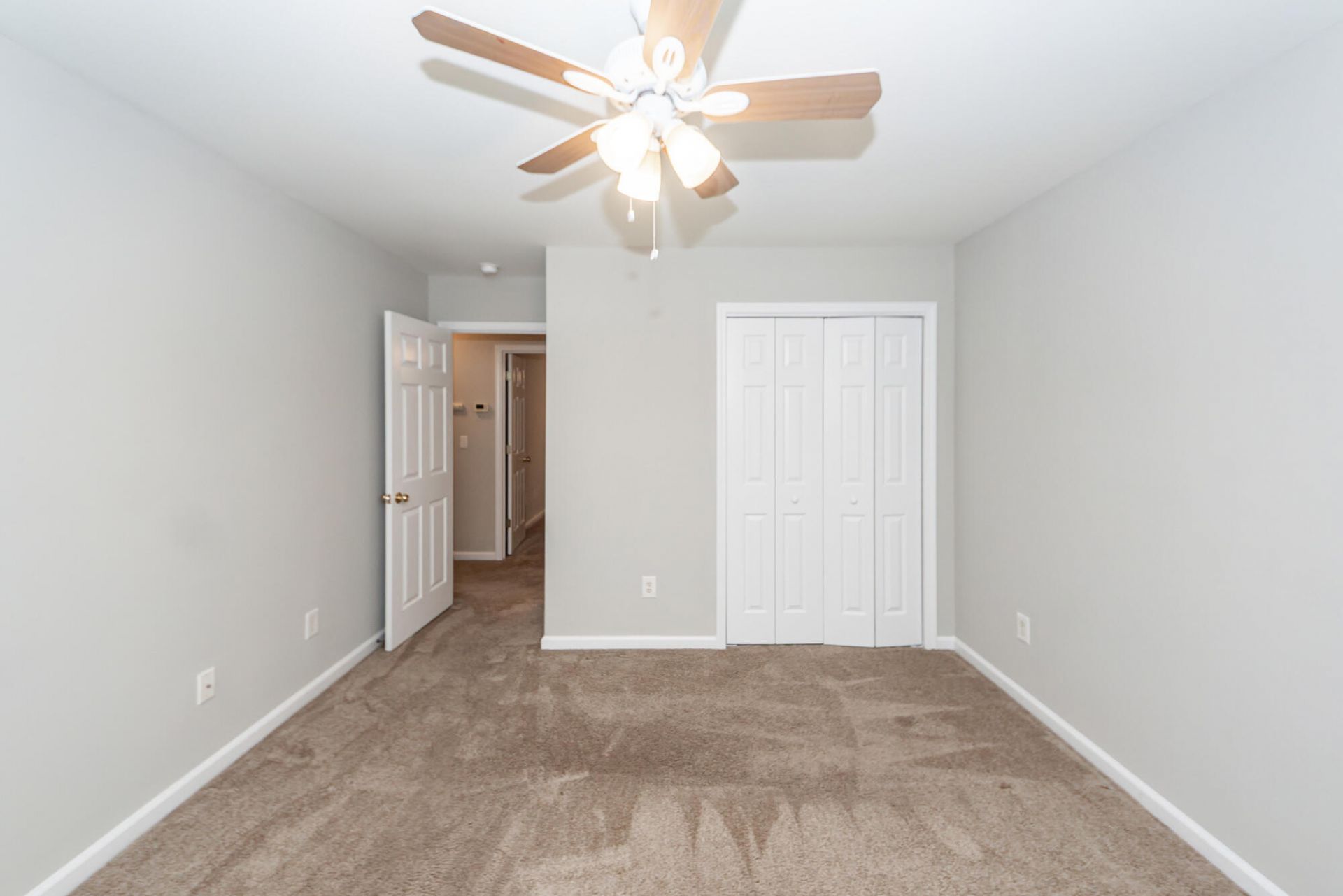 2424 Stadium Drive Photo 33