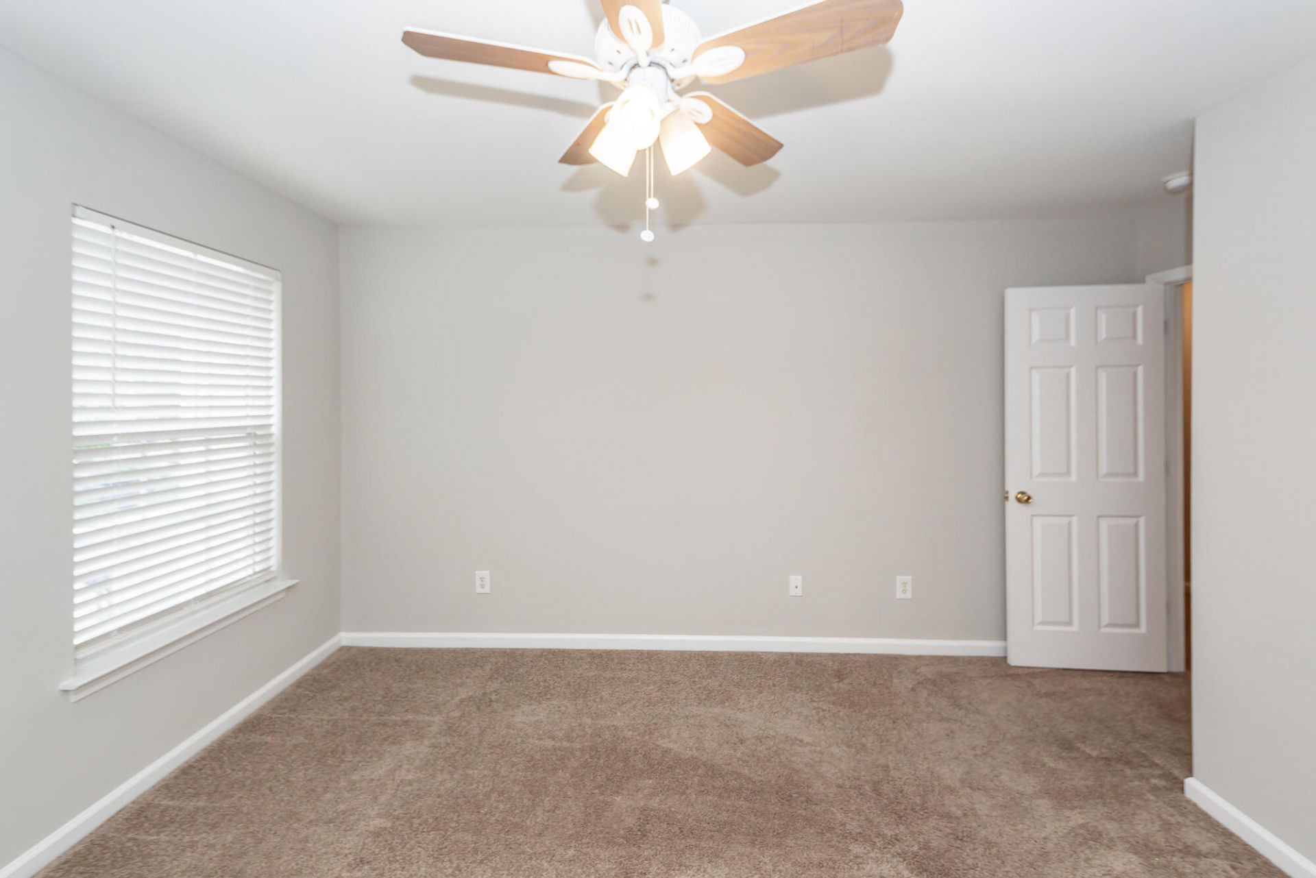 2424 Stadium Drive Photo 34
