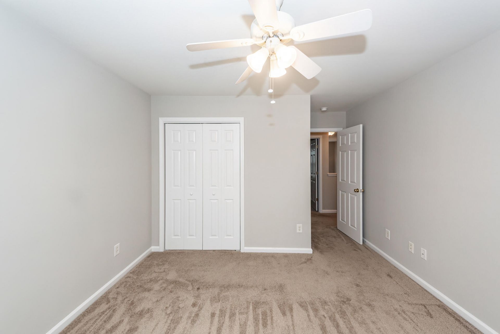 2424 Stadium Drive Photo 38