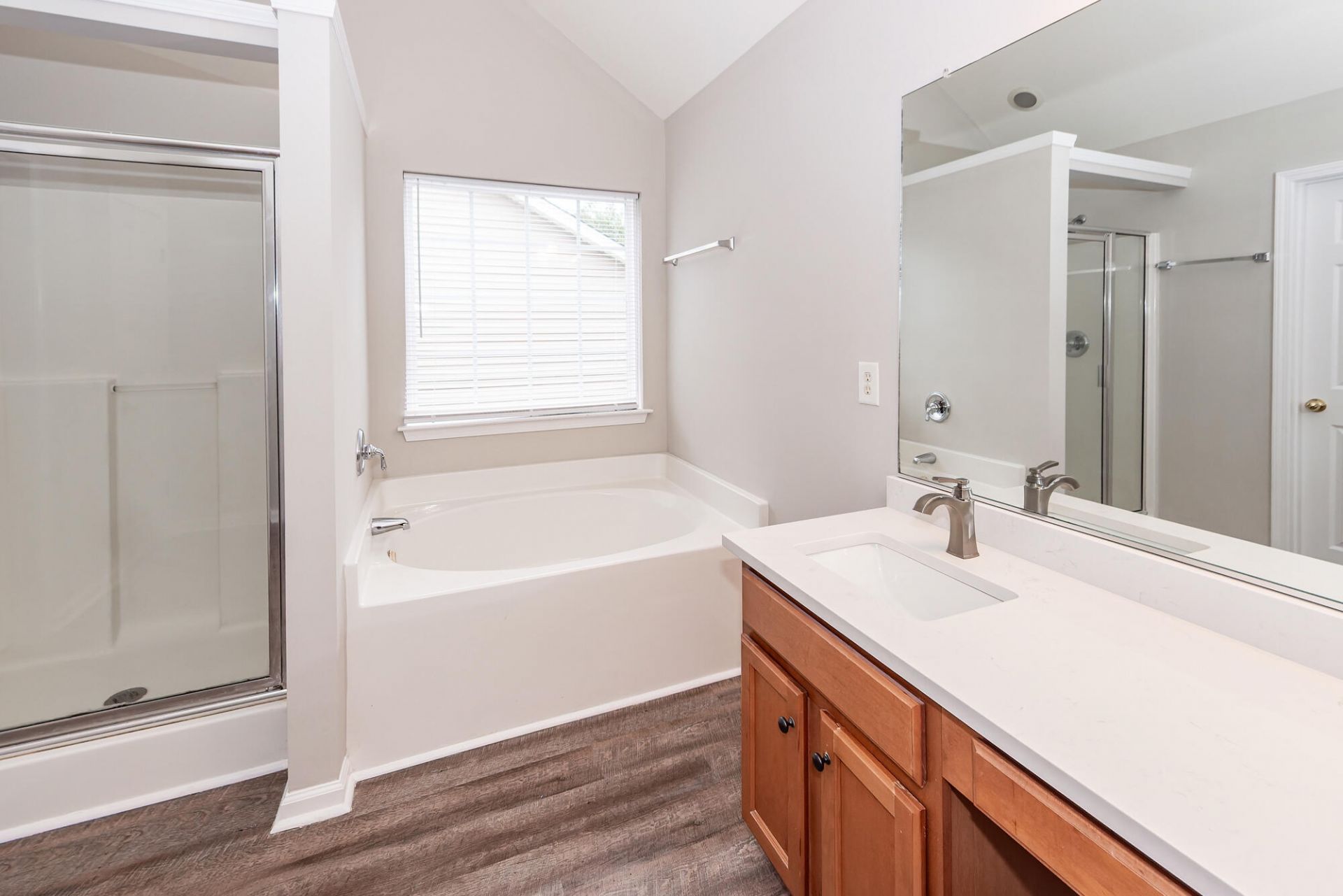 2424 Stadium Drive Photo 43