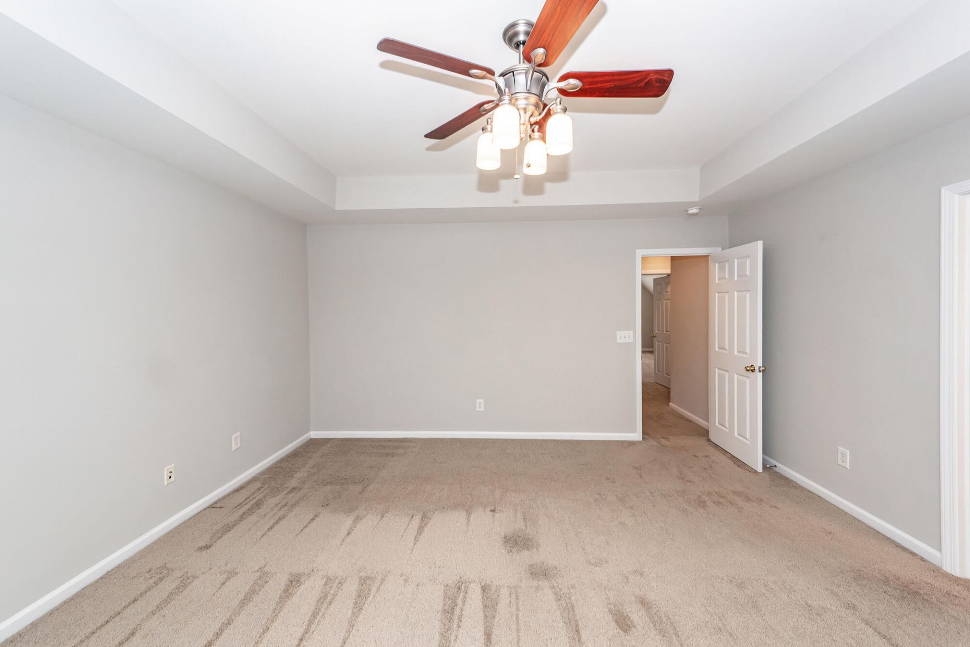 2424 Stadium Drive Photo 45