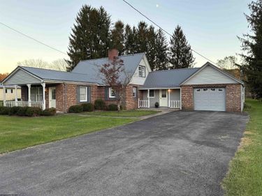 321 Q Road, Arthurdale, WV 26520