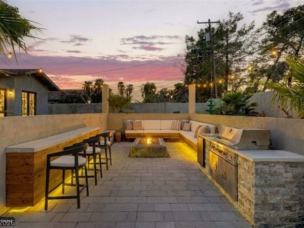 1572 Santa Anita Drive , Las Vegas, NV 89119