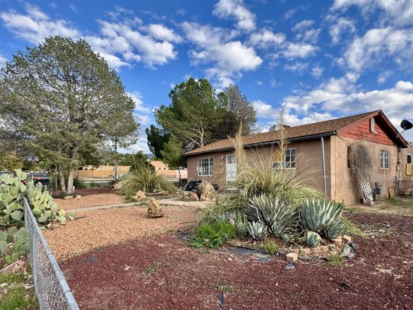 9612 Woodland Avenue NE, Albuquerque, NM 87112