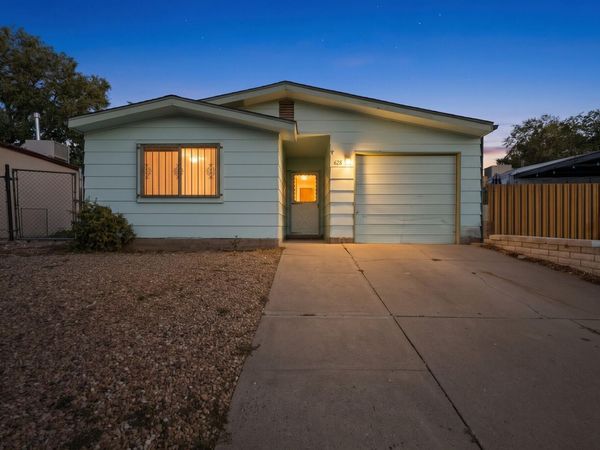 628 Mountain View Avenue NE, Albuquerque, NM 87123