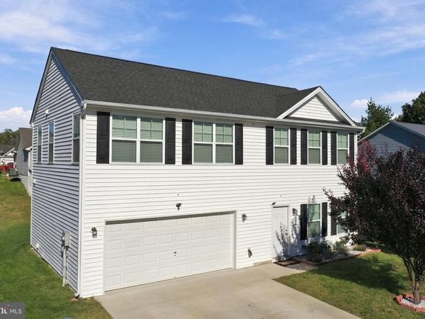 117 BUNTING AVENUE, MARTINSBURG, WV 25405