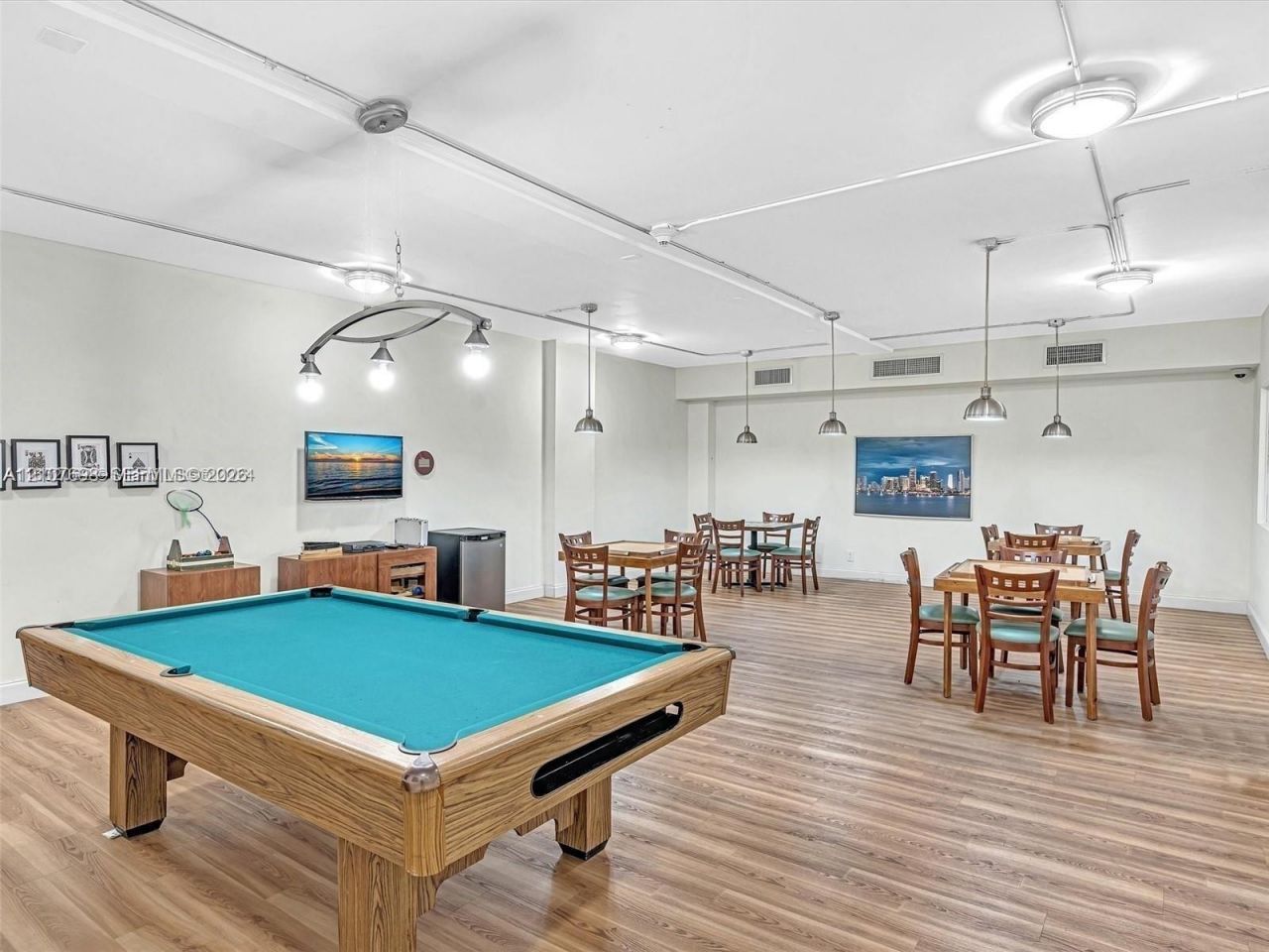 2655 Collins Ave, Unit 2306, Miami Beach, FL 33140 Photo