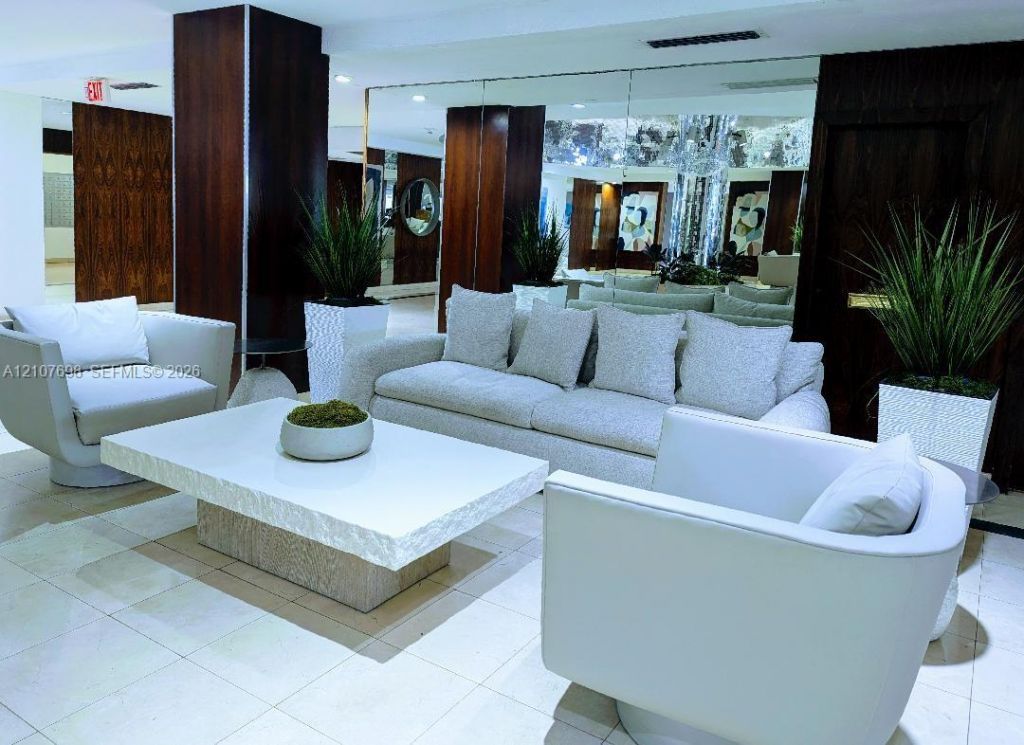 2655 Collins Ave, Unit 2306, Miami Beach, FL 33140 Photo