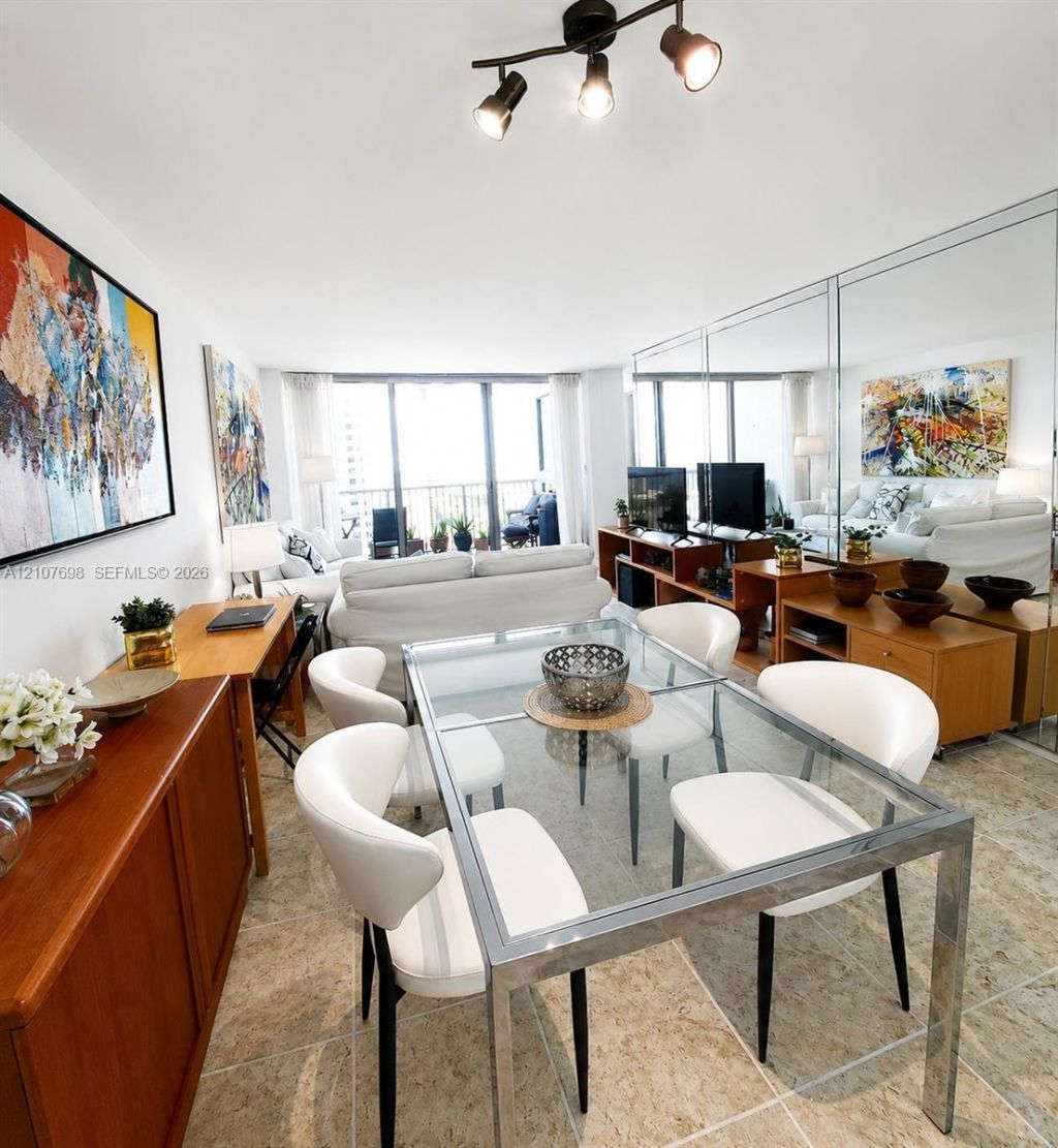 2655 Collins Ave, Unit 2306, Miami Beach, FL 33140 Photo