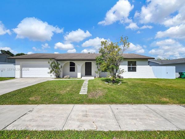 10741 SW 165th St , Miami, FL 33157