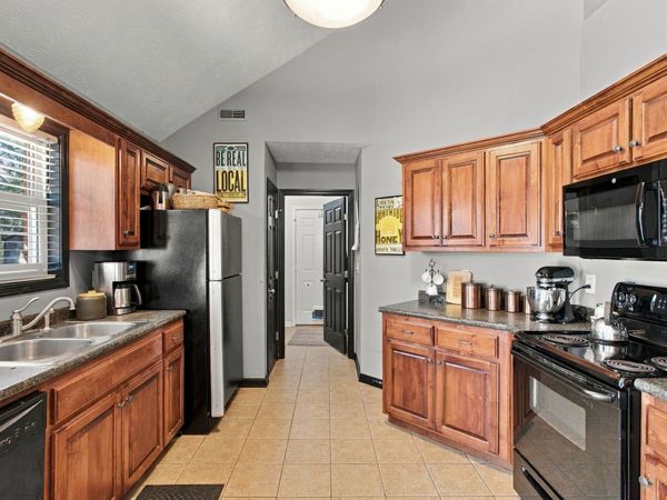 1020 Graham Way , Eagleville, TN 37060