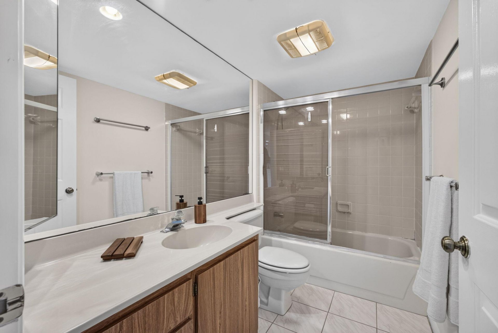3626 Whitehall Drive, Unit 306, West Palm Beach, FL 33401 Photo