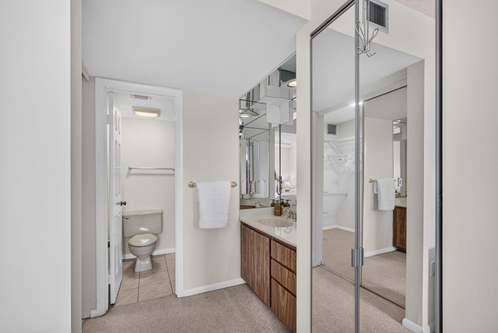 3626 Whitehall Drive, Unit 306, West Palm Beach, FL 33401 Photo