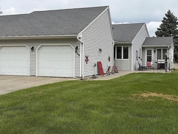 902 15th Avenue, Eldora, IA 50627