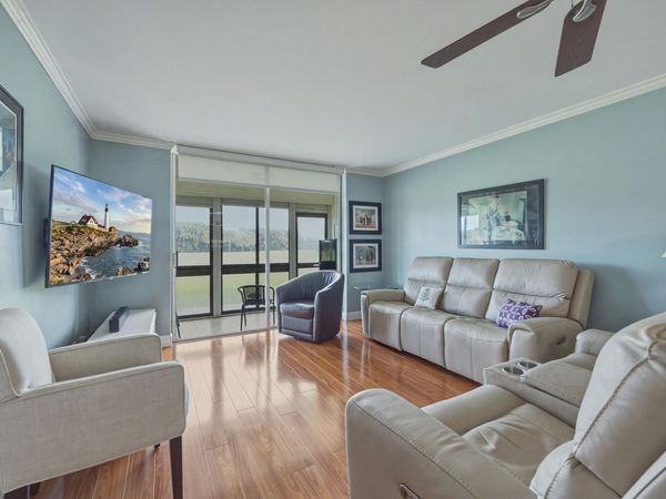 9411 N HOLLYBROOK LAKE Drive, Unit 108, Pembroke Pines, FL 33025