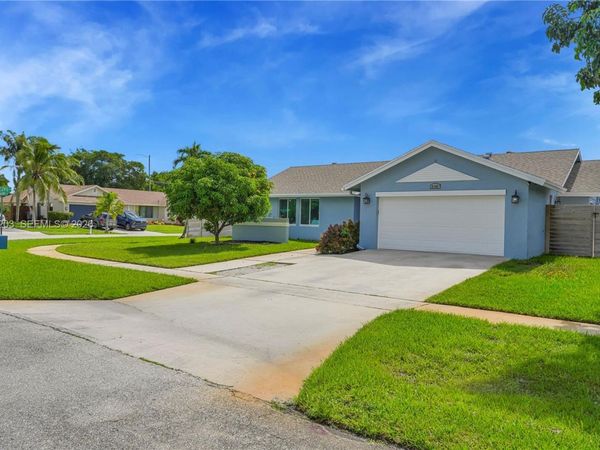 9188 Edgemont Ln , Boca Raton, FL 33434
