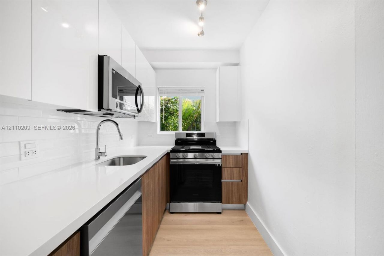 1035 9th St, Unit 20, Miami Beach, FL 33139 Photo