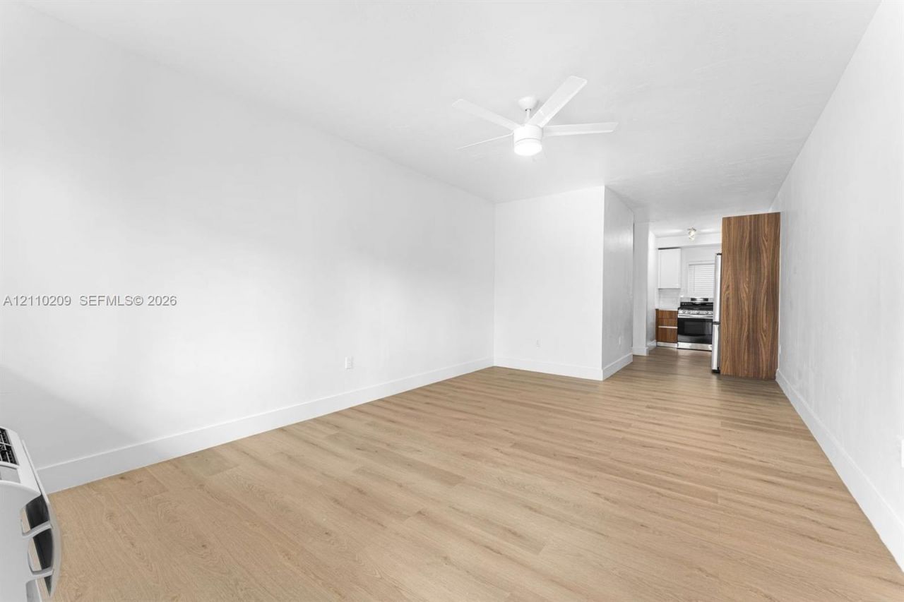 1035 9th St, Unit 20, Miami Beach, FL 33139 Photo